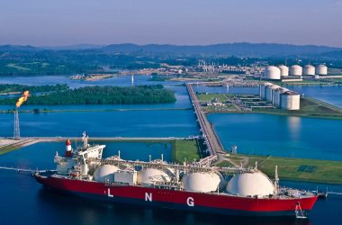 Los economistas recomiendan reducir la dependencia español del gas natural licuado. Firma: Industry Talks
