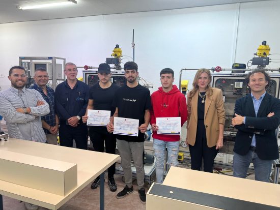 Murcia forma a jovenes en plantas petrolíferas