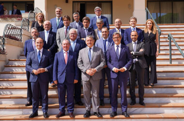 Los consejeros Sanz y Paradela en la presentación de la memoria anual de AGI