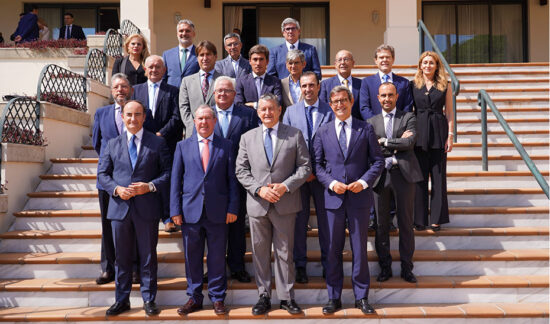 Los consejeros Sanz y Paradela en la presentación de la memoria anual de AGI