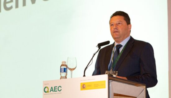Óscar Gil, AEC