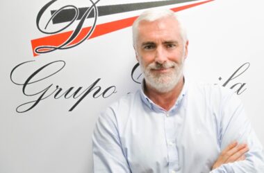 Pablo Gonzalez, Grupo Davila