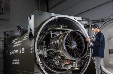 Acondicionamiento de motor M88 de Safran para el caza Rafale en la planta de Dassault en Mérignac (Francia). Firma: Philippe Stroppa / Safran