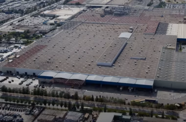 Instalaciones de la antigua planta de Nissan en la Zona Franca de Barcelona, ahora reconvertidas en Ebro Factory. Firma: Ebro