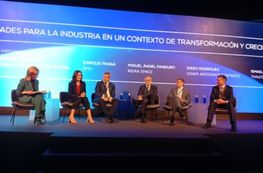 Desde la izda.: Laura Blanco (Capital Radio); Raquel González (Airbus Space Systems); Enrique Fraga (GMV); Miguel Ángel Panduro (Indra Space); Diego Rodríguez (Sener Aerospace & Defence); e Ismael López (Thales Alenia Space). Firma: Industry Talks
