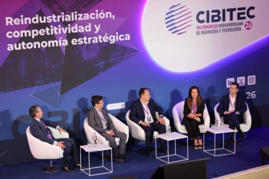 Mesa redonda sobre la industrialización de la construcción en Cibitec 2026. Firma: industry TALKS
