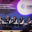 Mesa redonda sobre la 'Industria de la automoción'. Desde la izda.: José López-Tafall, director general de la Asociación Española de Fabricantes de Automóviles y Camiones (Anfac); Antonio González, director de relaciones institucionales de Stellantis Iberia; Edgar Costa, head of legal & GRC de PowerCo (Grupo Volkswagen); Alejandro Oliva, director de desarrollo de negocio (refino, química y nuevos negocios bajos en carbono) de Repsol; Íñigo Trasmonte, head of marketing & PR de BYD Spain; y Víctor Sánchez, ingeniero de proyecto y responsable de ventas técnicas de Bosch Manufacturing Solutions Spain (BMG). Firma: Industry Talks