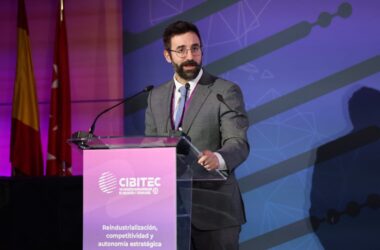 Joan Groizard, secretario de Estado de Energía, durante su intervención en Cibitec26. Firma: Industry Talks