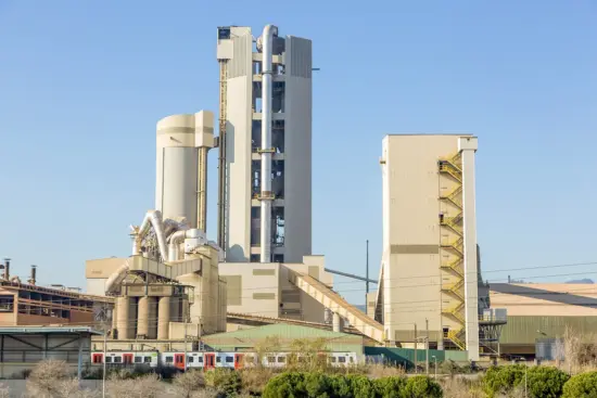 Fábrica de Cementos Molins en Sant Vicenç dels Horts (Barcelona), la planta más grande de la compañía en España. Firma: Cementos Molins