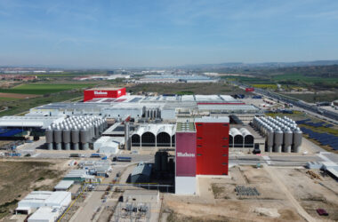 Fábrica del grupo Mahou San Miguel en Alovera (Guadalajara). Firma: Mahou San MIguel